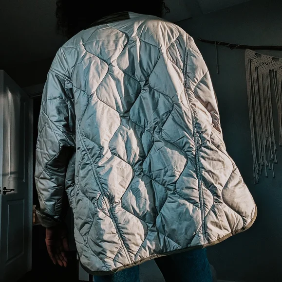 Commense Women's Quilted Puffer Jacket - Picture 4 of 8